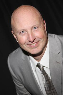 Doug Jones Howie Hypnotize