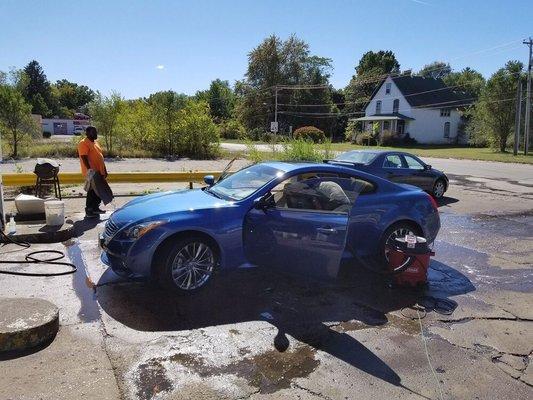 Great attention to detail. Really cleaned out the months of grit that we had built up! Will visit again.