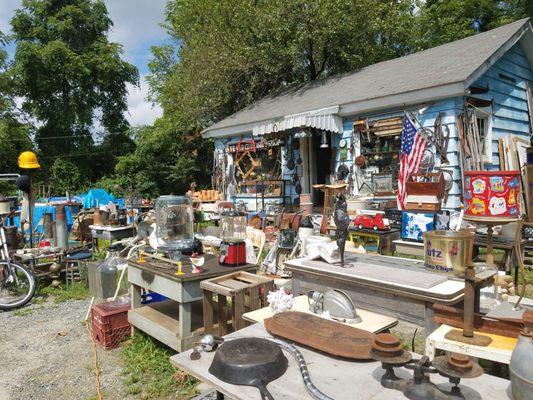 Ye Olde Curiosity Shop