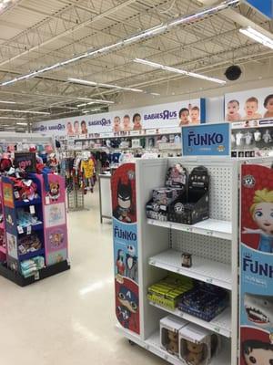 Brockton Toys R Us -- 105 Campanelli Industrial Drive, Brockton Interior