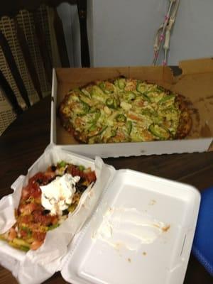 Chicken Pesto Pizza and Hoagie's Wet Shoes Fries. Fantastic. #hoagie's #pizza #soulfood #foodie