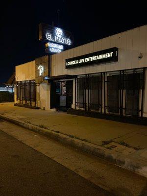 Main entrance El patio