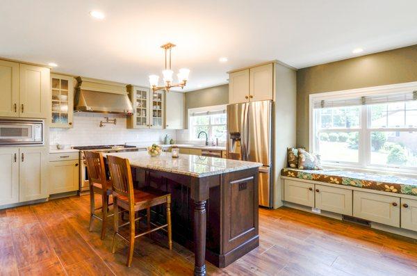 Eat In Kitchen w/Huge Island