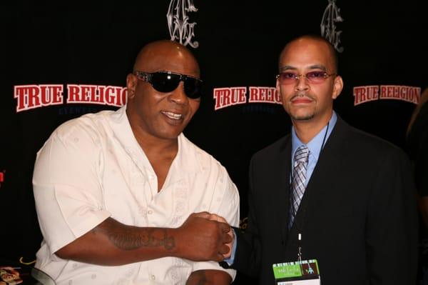 Vision East Expo Mike Tyson with founder and repair specialist Peter Vega