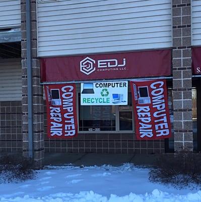 Storefront photo I think they do computer repairs here, just sayin'