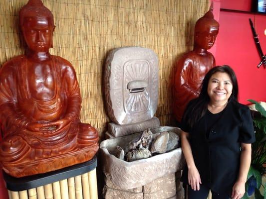 Malaysack poses for me at entrance to salon.