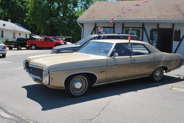 Columbian Street Auto