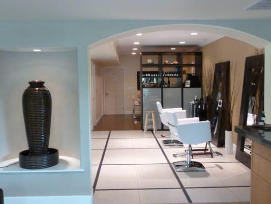 It is a modern, relaxing and calm atmosphere.