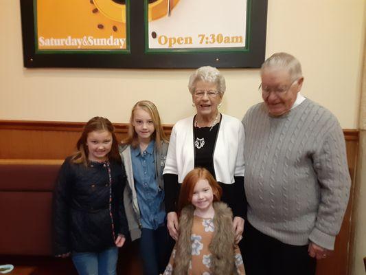 Raegan, Lily, Evelyn Entel with Great grandma and Great Grandpa
