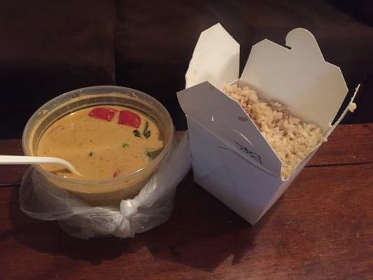 Brown rice and chicken panang to go