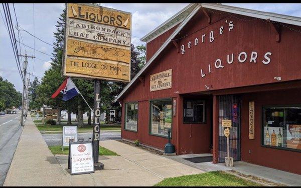The front of the Lodge on Main and driveway.