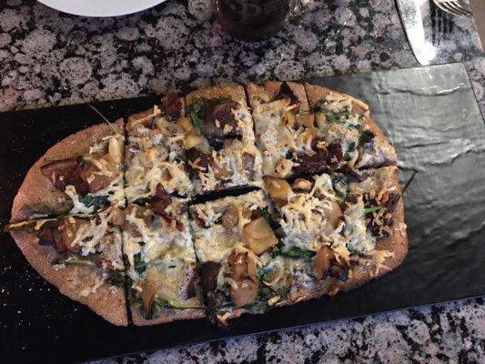 Excellent multigrain pizza for our main course. Apple, bacon and more on top. It went together well!!!