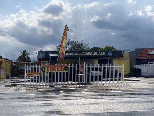 Gilbert Tires & Car Wash