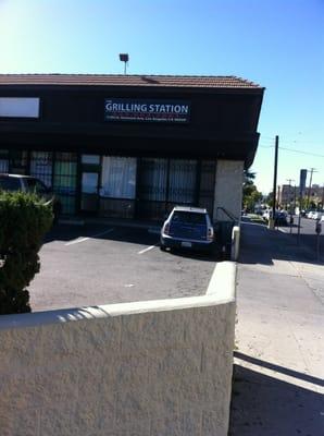 The aroma coming out of this place is heavenly! Gotta check it out!