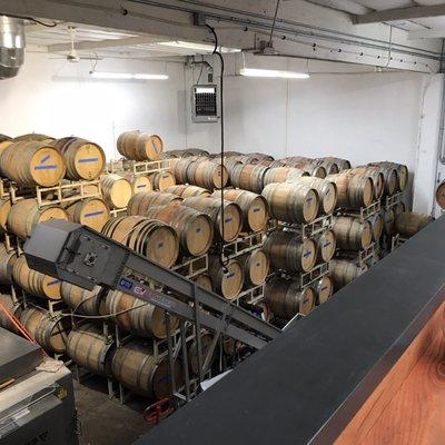 99 barrels o wine by tha wall...99 barrels o wine...if one o them should happen to fall...98 barrels o wine by tha wall