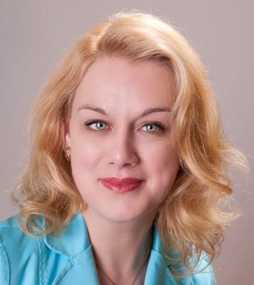 Natalia Farrar, Realtor