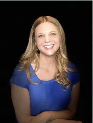 This is a picture of Coral Compagnoni LMFT.