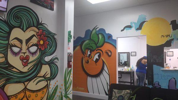 Cute little shop. Service was super great.The owner is super nice.