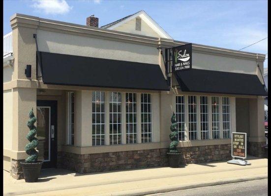 Salon 340 - Exterior