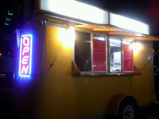 I asked what the name is. Ownerds  don't know. "Just a food truck"