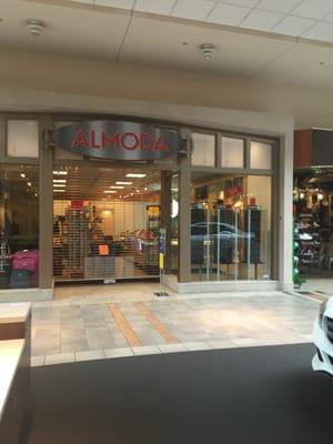 Almoda of Hanover -- Hanover Mall : 1775 Washington Street / Route 53, Hanover Storefront