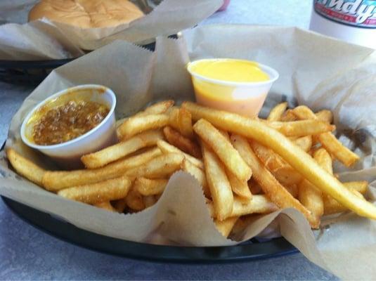Chill and cheese fries
