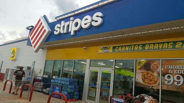 Easy access to this Stripes store.