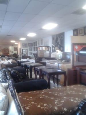 Z furniture cambio de direccion ahora esta atendiendo en mc dowell ave y grand ave