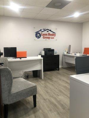 Julio C Garabito - Leon Realty Group