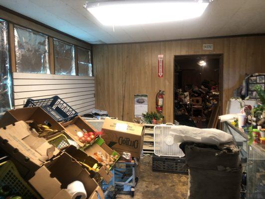 Rhonda's Produce & Thrift Shoppe