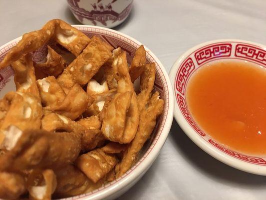 Fried wonton. Complimentary snack.