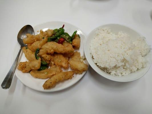 Salt and Pepper Calamari Lunch Special could use extra spice