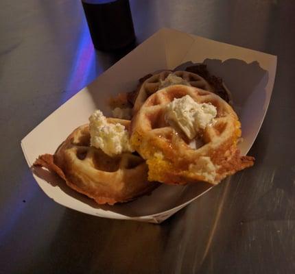 I shared a full order: half order is 2, full order is 3. Half will probably do for normal hunger :)