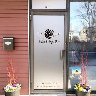One0six Salon & Style Bar