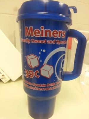 Getting my refill of their YUMMY iced tea!