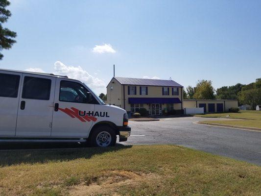 U-Haul Neighborhood Dealer