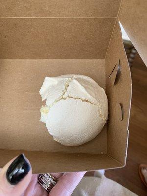 Lemon meringue cookie