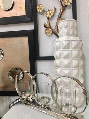 I recently got this two pieces from the store. I'm still in love with my decision! I'm definitely coming back soon.