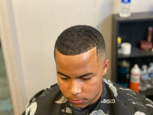 T Razor's N the Kut barber shop