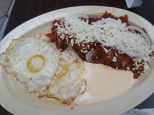 Chilaquiles con huevo y cream! Absolutely delicious