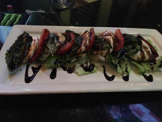 How it is actually served tonight...with iceberg lettuce ???? Really????