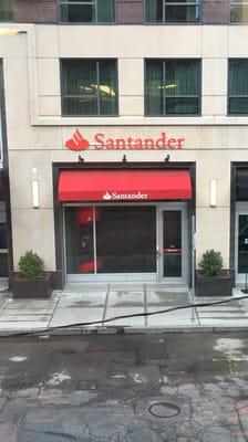 Santander Bank of Fenway -- 123 Brookline Avenue, Fenway Storefront