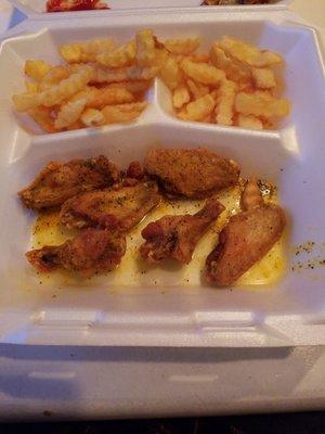 Smallest wings i have ever seen... seriously disapointed..