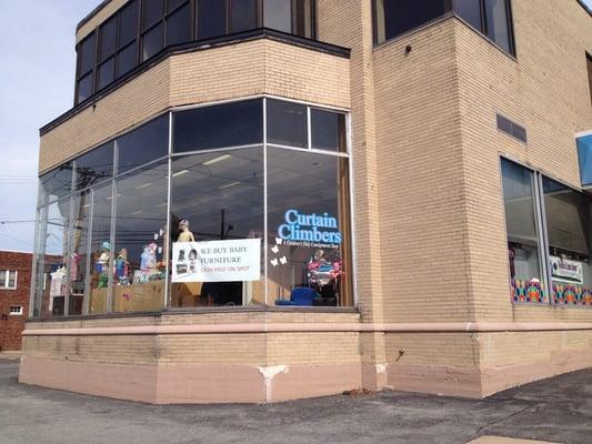 Curtain Climbers Consignment