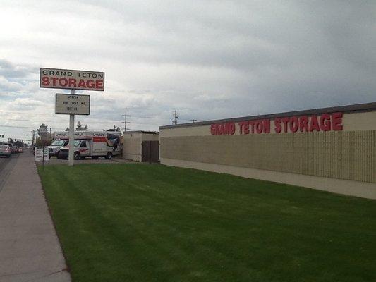 U-Haul Neighborhood Dealer