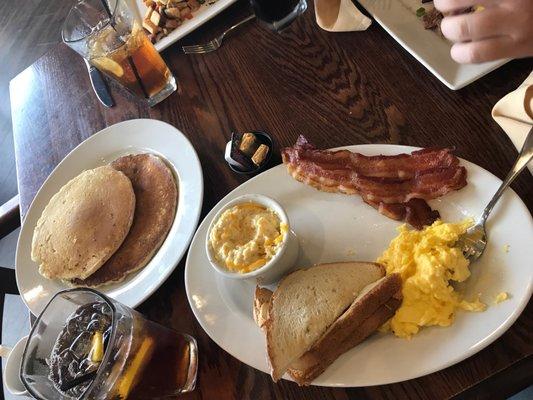 Sunrise Breakfast on Sunday Brunch!