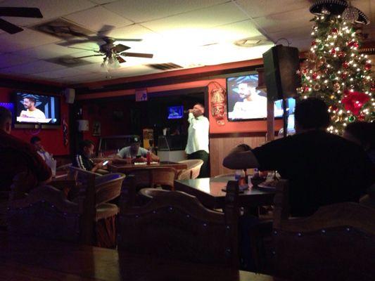 One man kok show. Like in Mexico.....