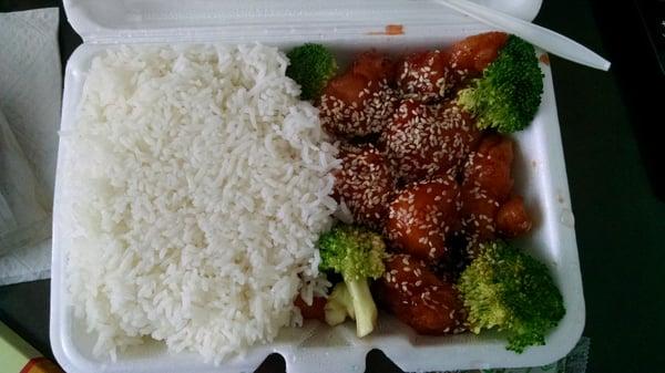 Sesame Chicken lunch special.