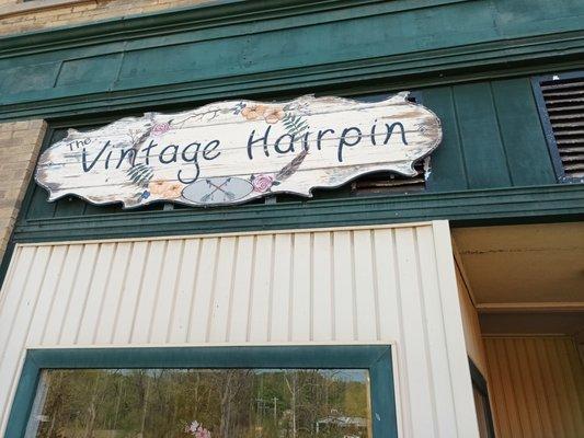 The Vintage Hairpin
