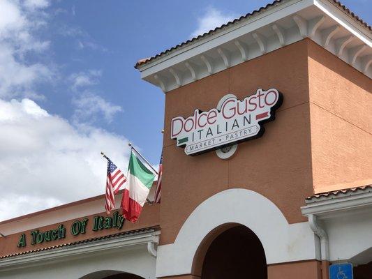New Italian Market and Bakery in Fort Myers